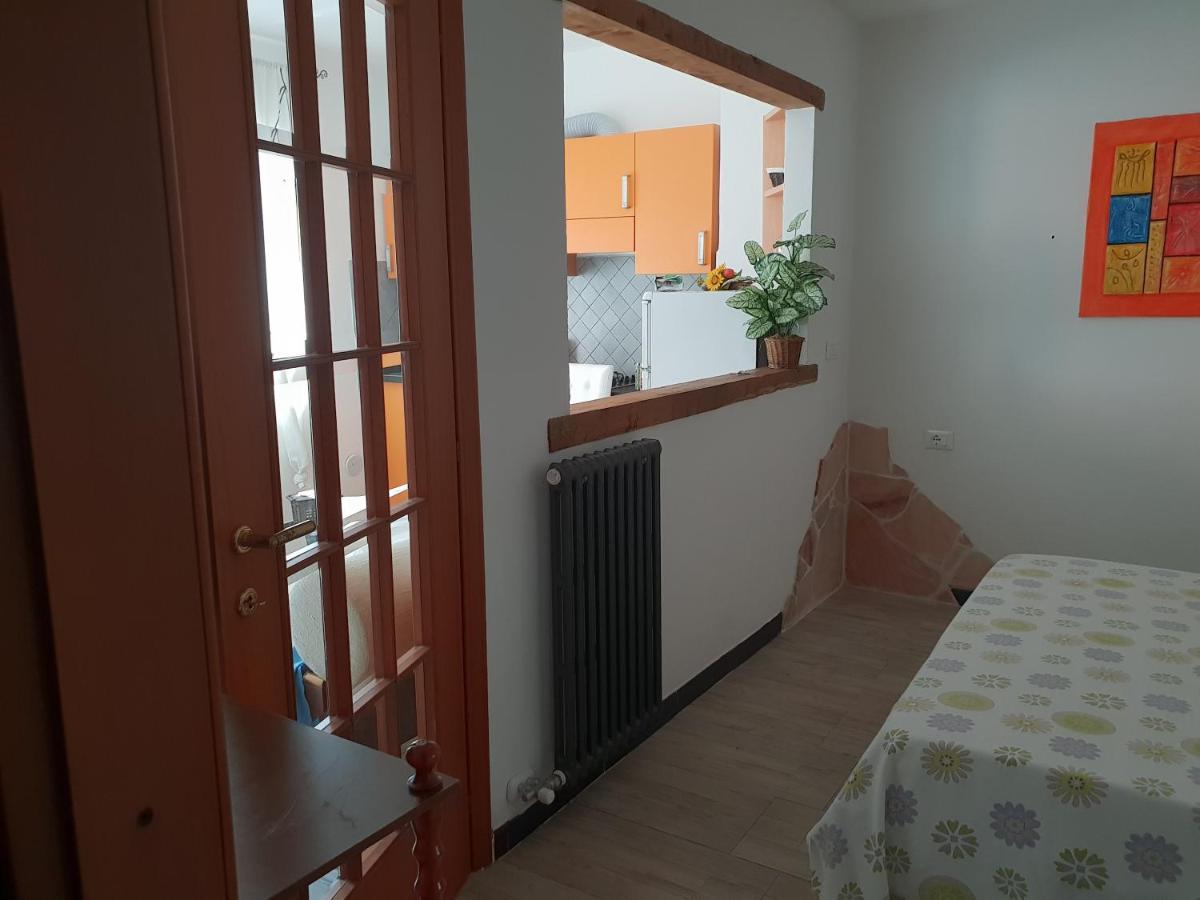 Bed and Breakfast Casa Vacanze L'Agrifoglio à Magliolo Extérieur photo