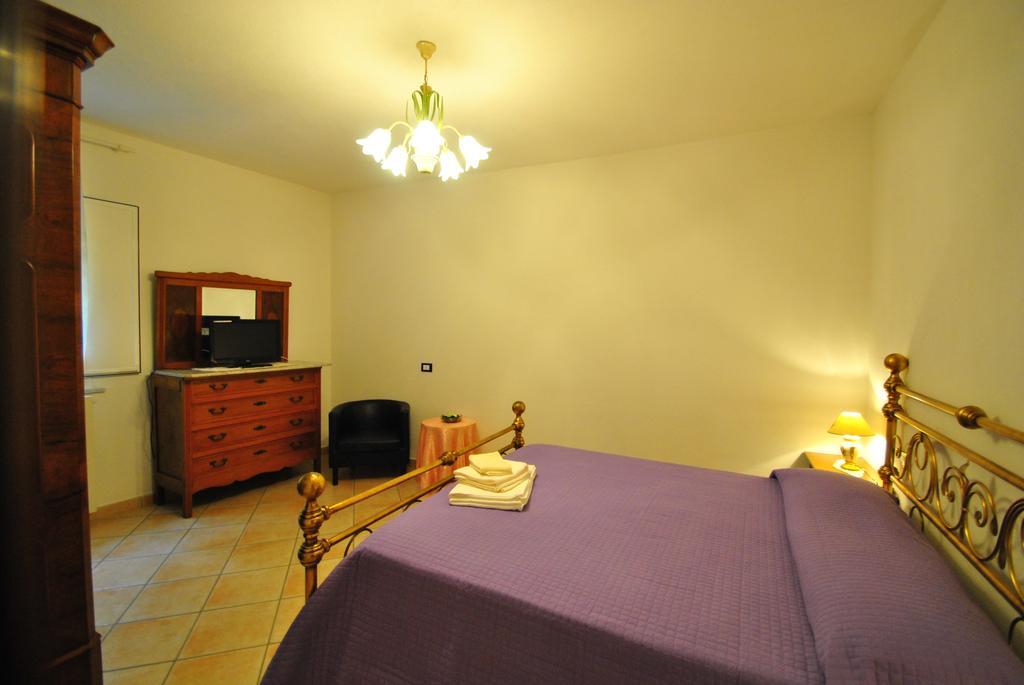 Bed and Breakfast Casa Vacanze L'Agrifoglio à Magliolo Chambre photo