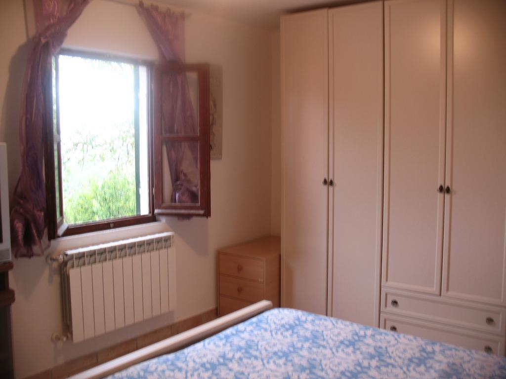 Bed and Breakfast Casa Vacanze L'Agrifoglio à Magliolo Chambre photo