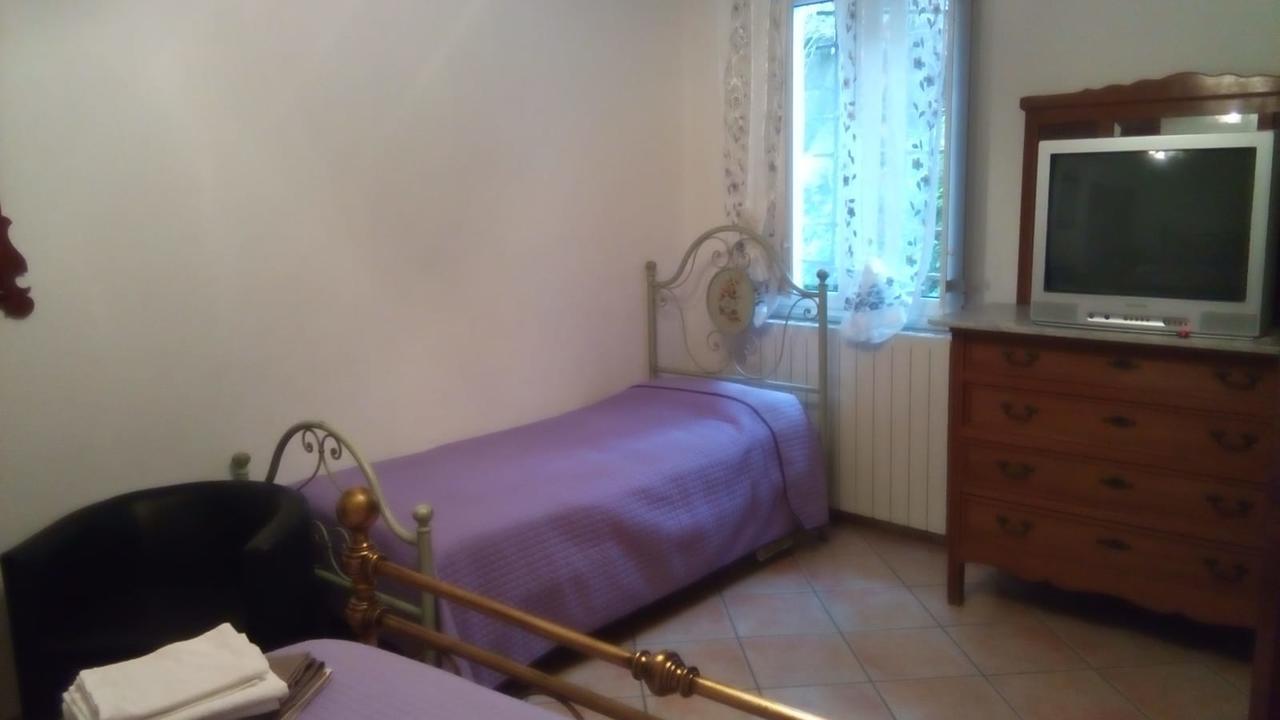 Bed and Breakfast Casa Vacanze L'Agrifoglio à Magliolo Extérieur photo